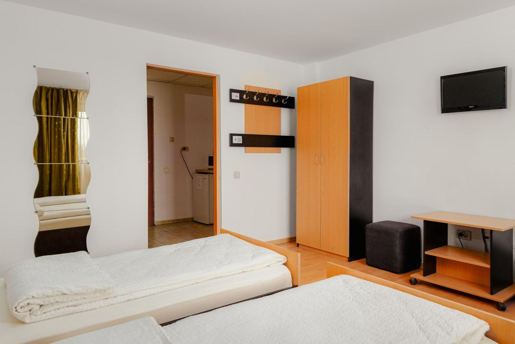 Ferienwohnung Business Transit Săftica Exterior foto
